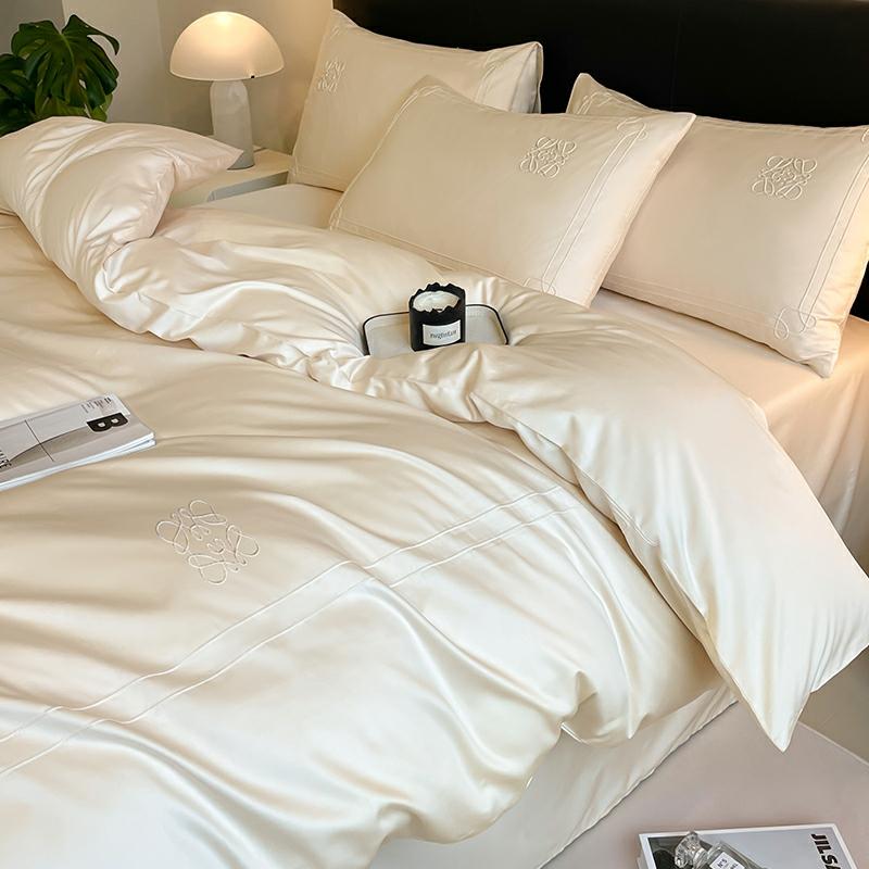 100% Katoenen Bedset Met Lange Pluche, 4-Delige Set, Luxe En Elegante Stijl, Dekbedovertrek En Hoeslaken, Nieuwe Collectie 2024  |   Beddengoed Set Van Vier Delen Beddengoed Set Van Vier Delen Beddengoed Set Van Vier Delen