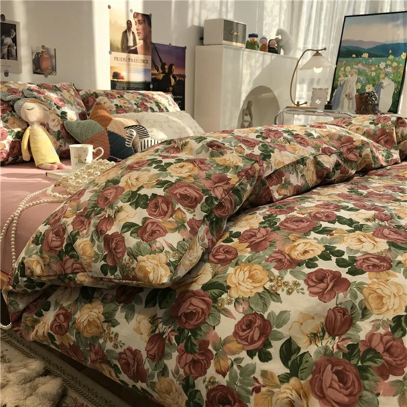 Retro Rozen Bloemen Beddengoed Set Van 4 Delen, 100% Katoen, Dekbedovertrek Voor 1,5M En 1,8M Bed, Met Kleine Bloemetjes.  |   Beddengoed Set Van Vier Delen Beddengoed Set Van Vier Delen Beddengoed Set Van Vier Delen